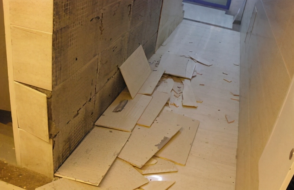 卫生间墙面瓷砖空鼓有什么影响(卫生间墙面瓷砖空鼓有什么影响嘛) 卫生间墙面瓷砖空鼓有什么影响(卫生间墙面瓷砖空鼓有什么影响嘛)