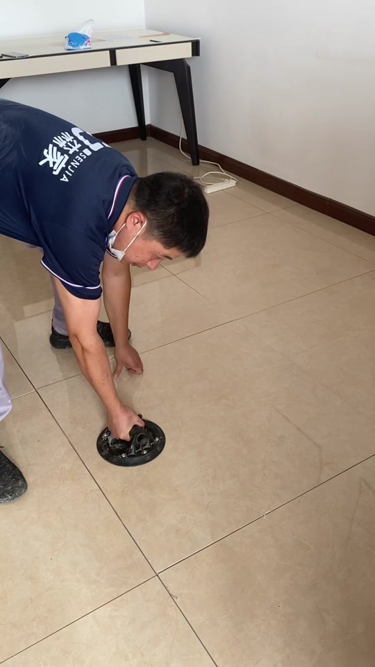 瓷砖空鼓胶到底起不起作用呀(瓷砖空鼓胶到底起不起作用呀视频) 瓷砖空鼓胶到底起不起作用呀(瓷砖空鼓胶到底起不起作用呀视频)